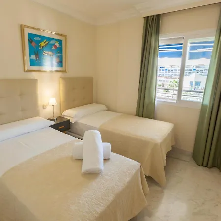 Vacation I Puerto Banus Renovated Apt Wifi Gym Paddle * Marbella